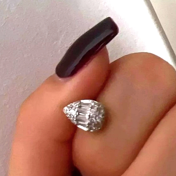 COPY - WATER DROP AAA ZIRCONIA SILVER STUD EARRINGS - Picture 2 of 5